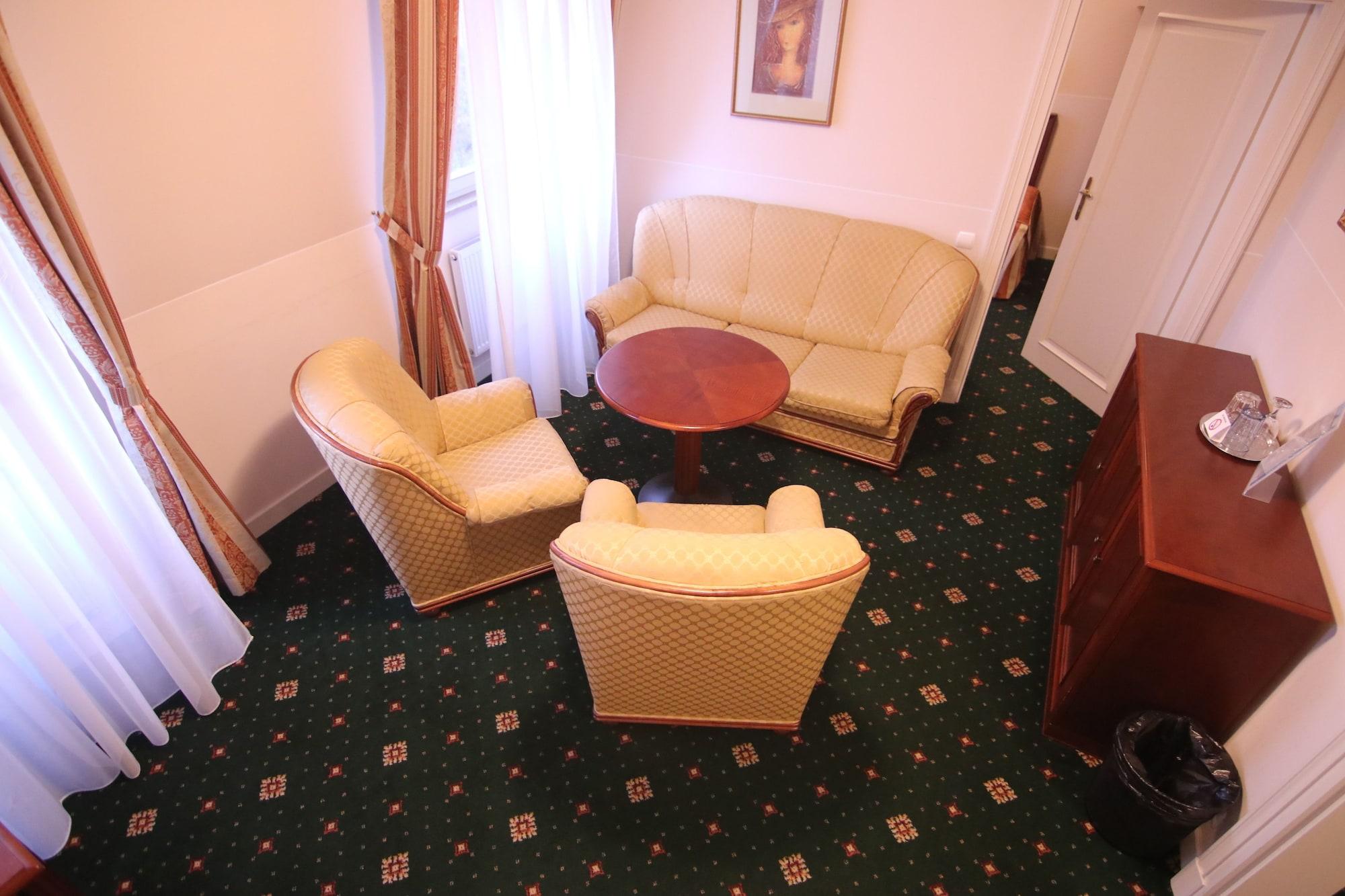 Humboldt Park Hotel & Spa Karlovy Vary Esterno foto