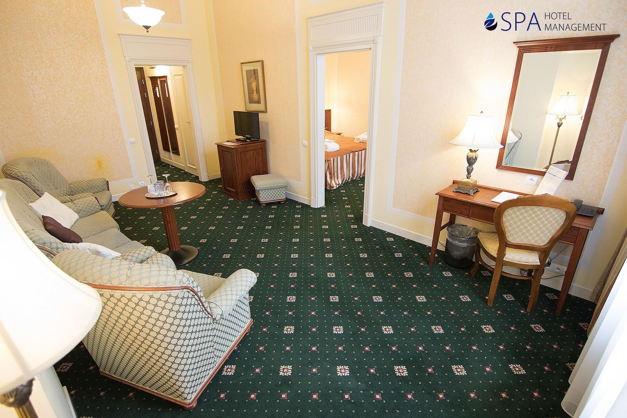Humboldt Park Hotel & Spa Karlovy Vary Esterno foto