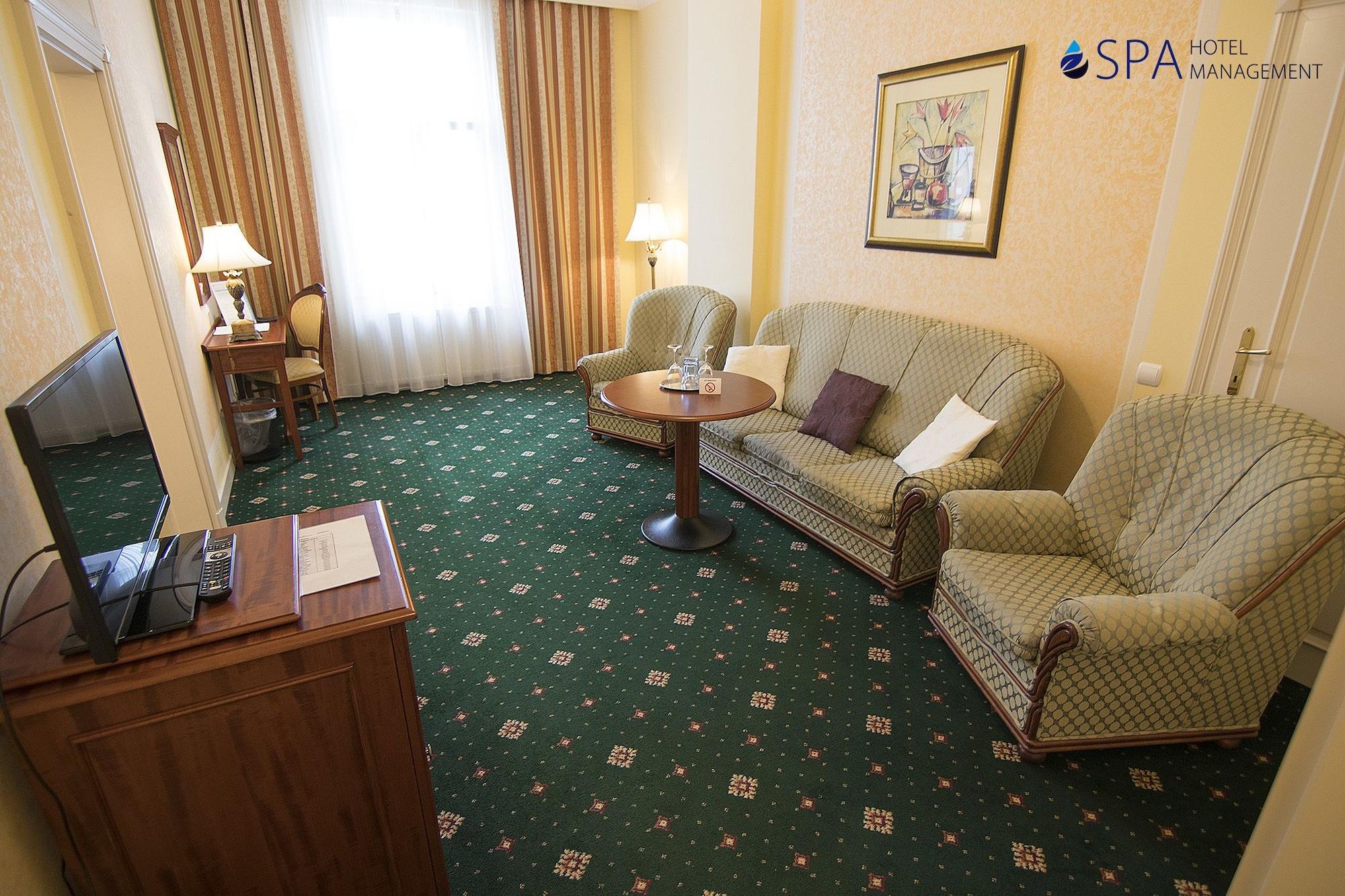 Humboldt Park Hotel & Spa Karlovy Vary Esterno foto
