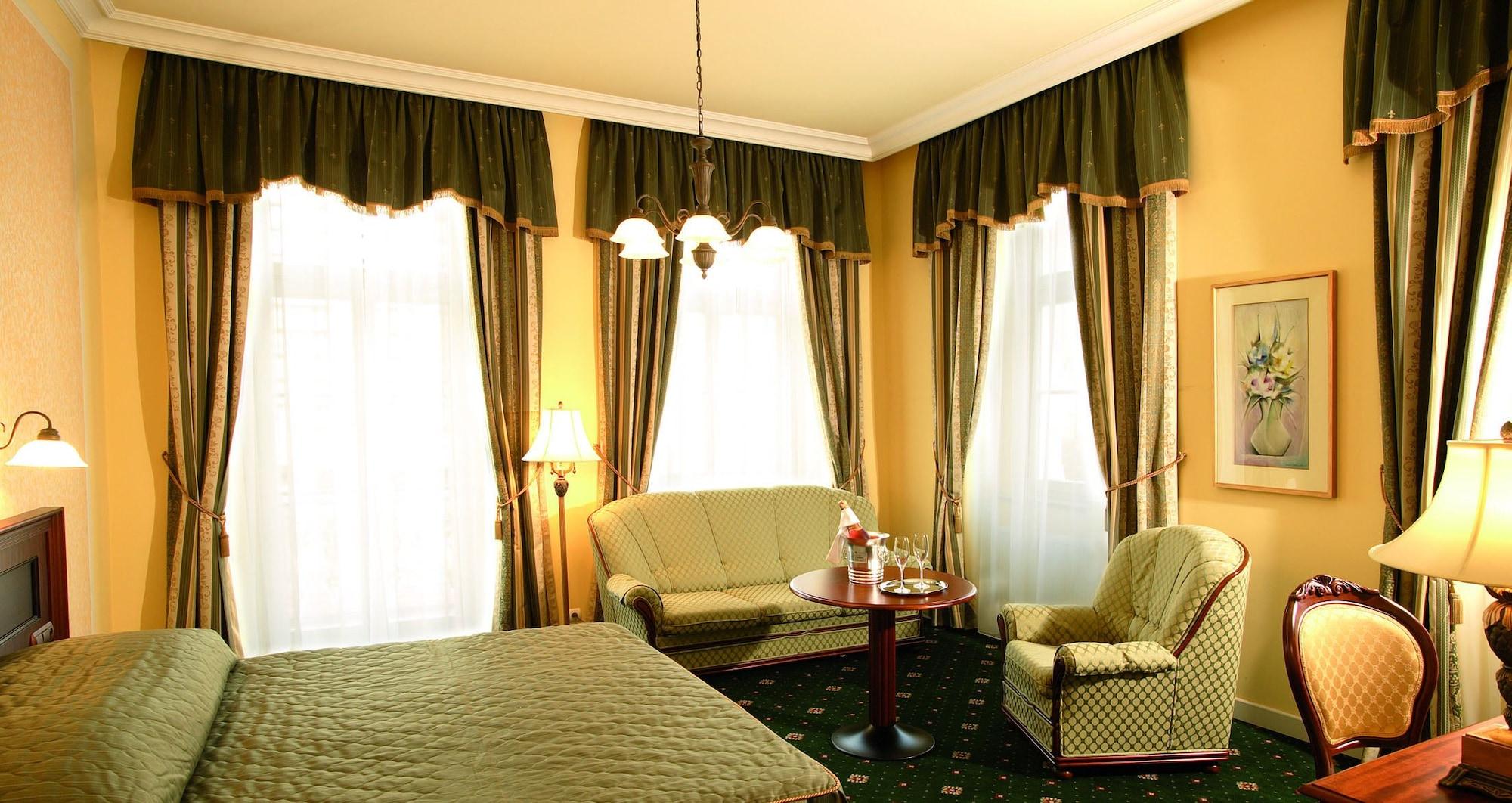 Humboldt Park Hotel & Spa Karlovy Vary Esterno foto