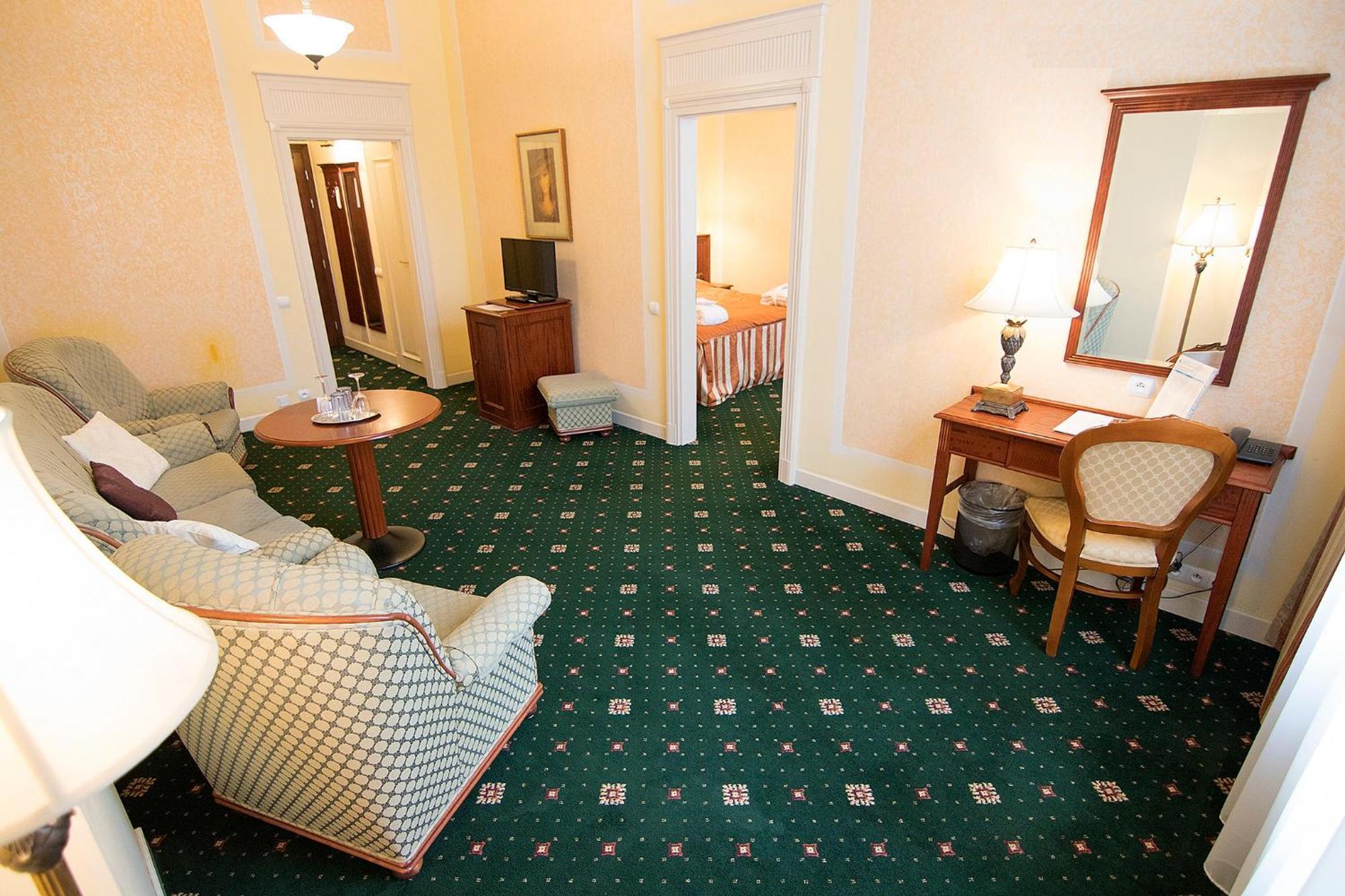 Humboldt Park Hotel & Spa Karlovy Vary Esterno foto